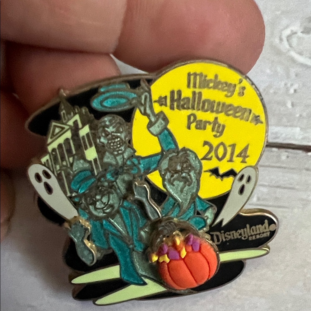 Limited edition Mickeys Halloween Party Pin 2014